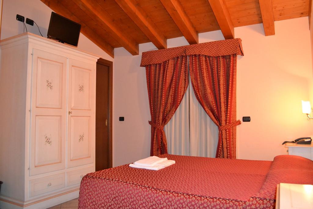 Albergo La Piana Ghedi Rum bild