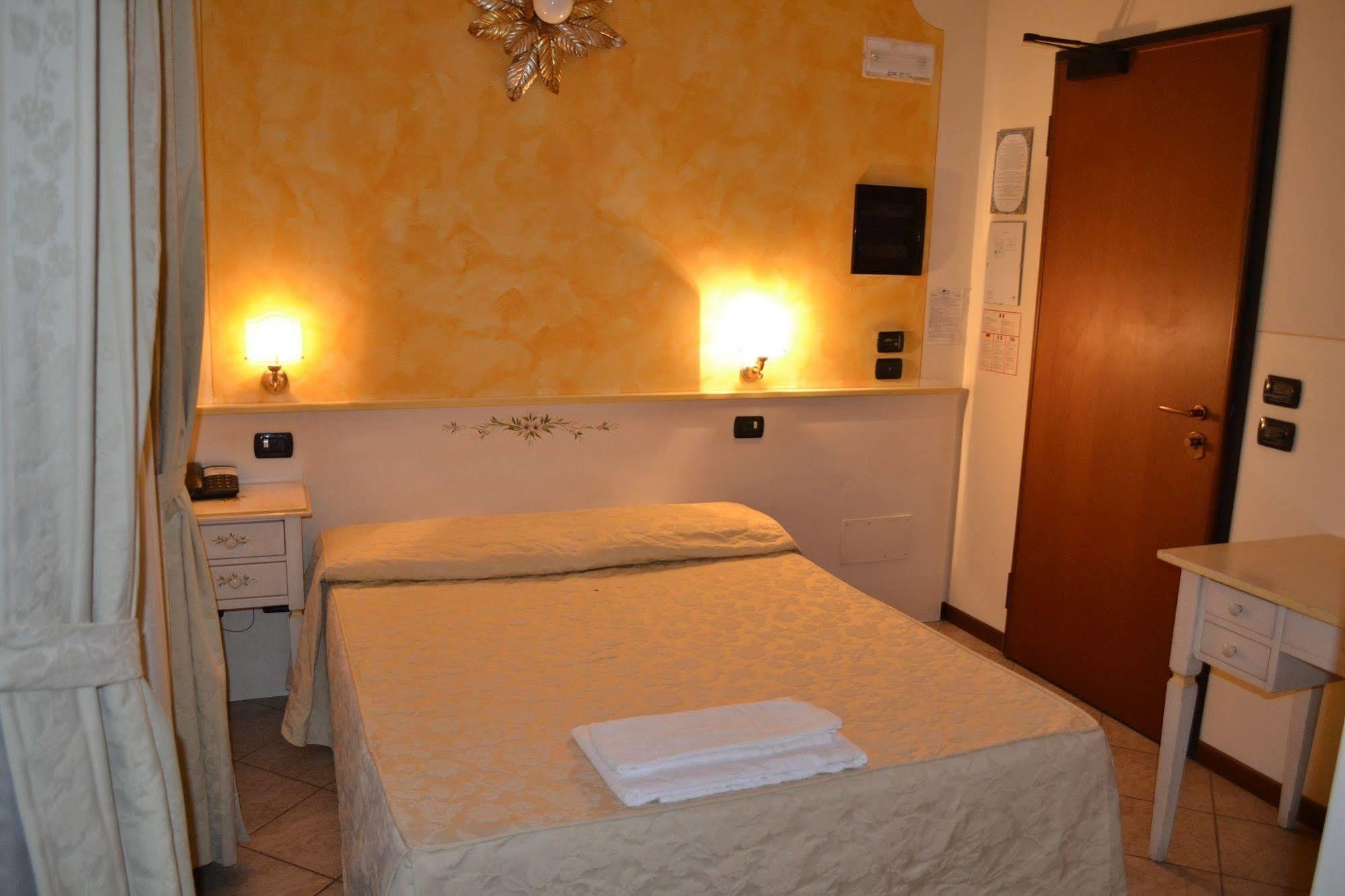 Albergo La Piana Ghedi Exteriör bild