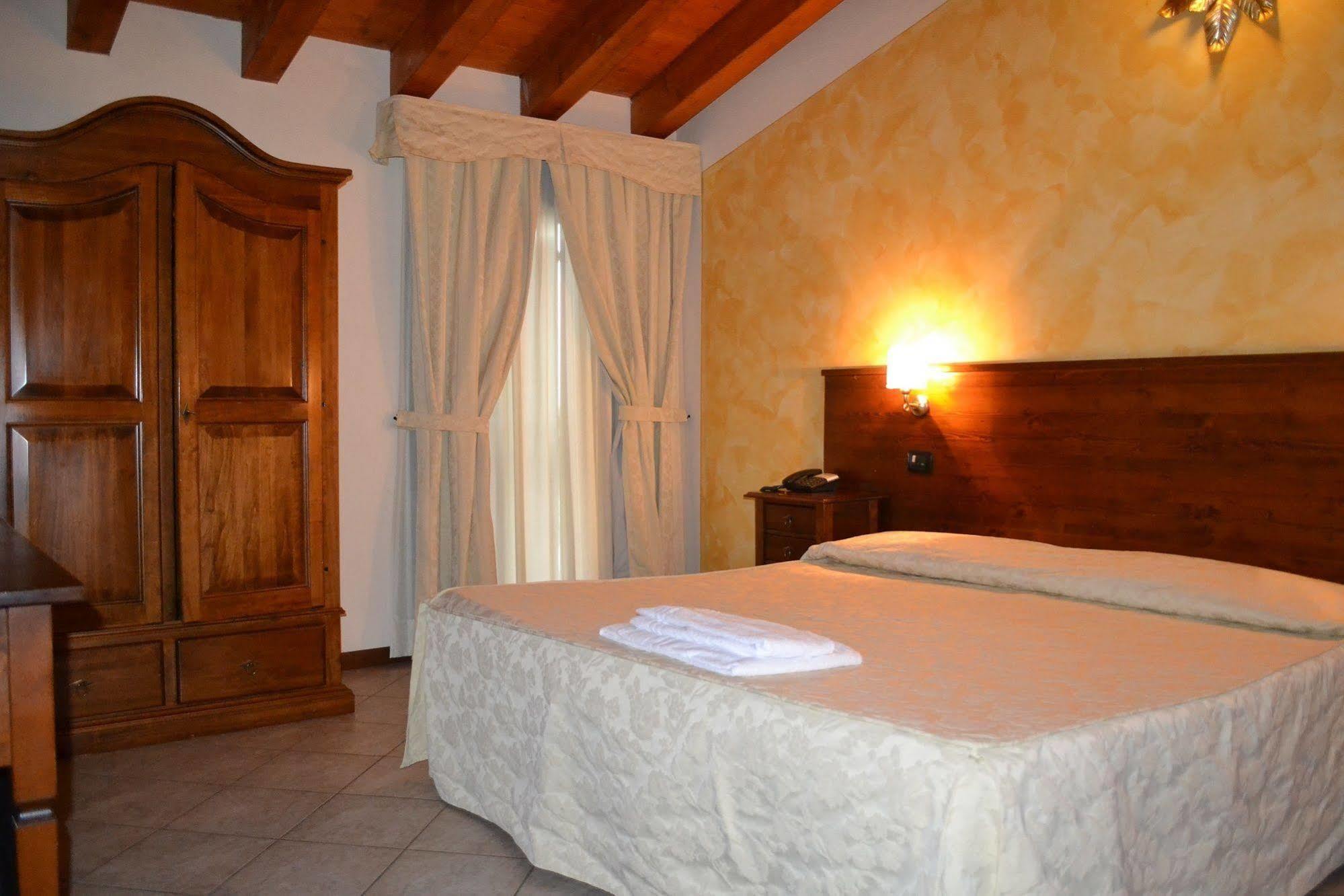 Albergo La Piana Ghedi Exteriör bild